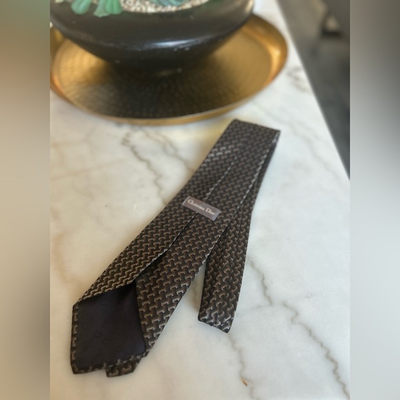 Authentic Christian Dior %100 silk tie - Picture 3 of 3